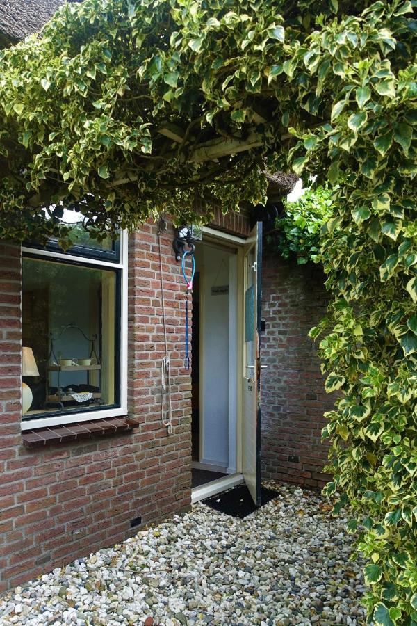 De Aardigeyt Acomodação com café da manhã Giethoorn Exterior foto